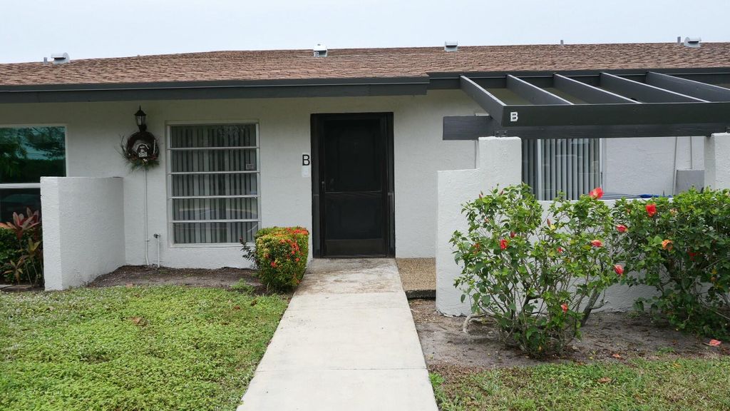 Photo of 13152 Sentry Palm Court #B, Delray Beach, FL 33484 (MLS # R11055444)