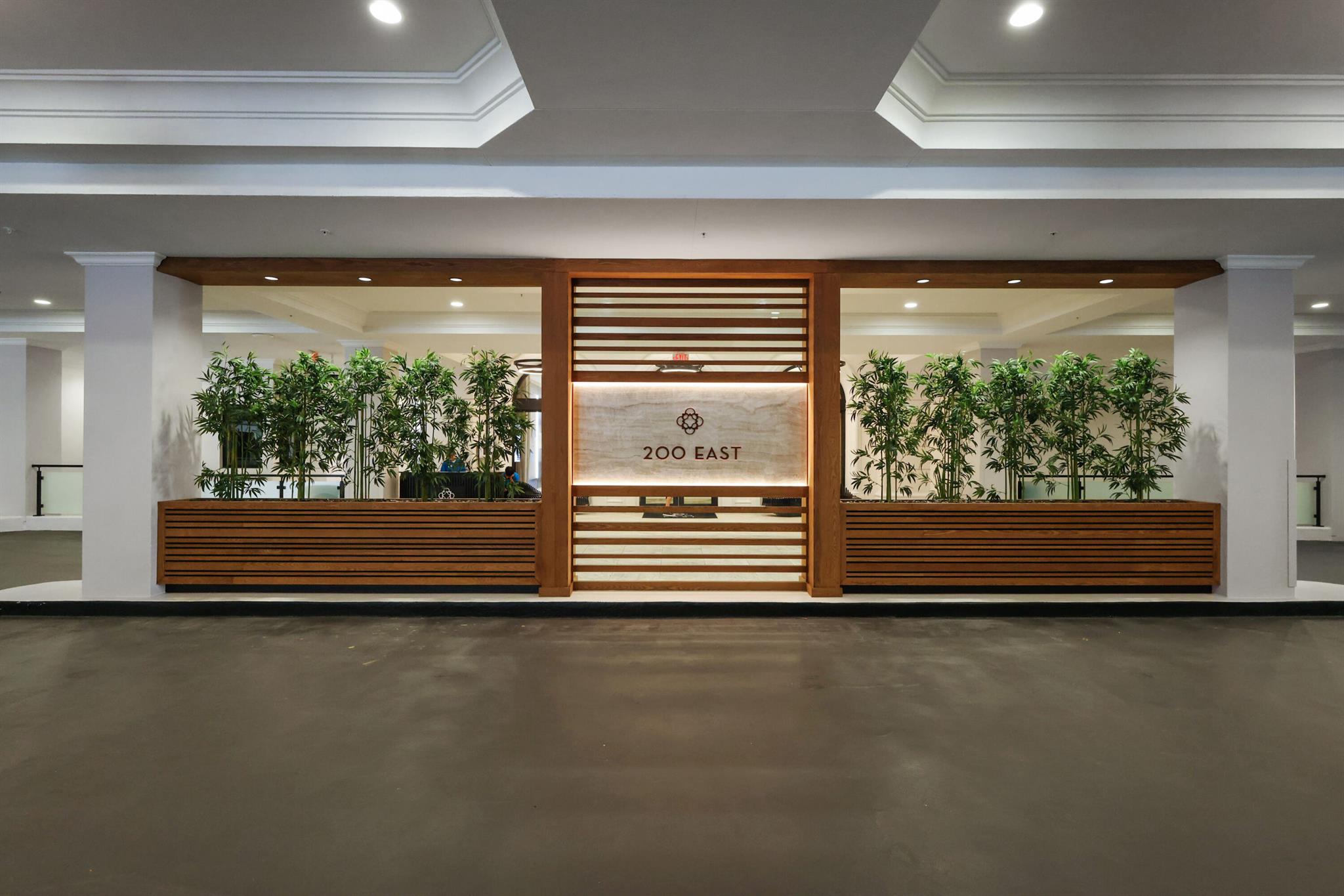 200 EAST PALMETTO PARK CO - Residential Lease