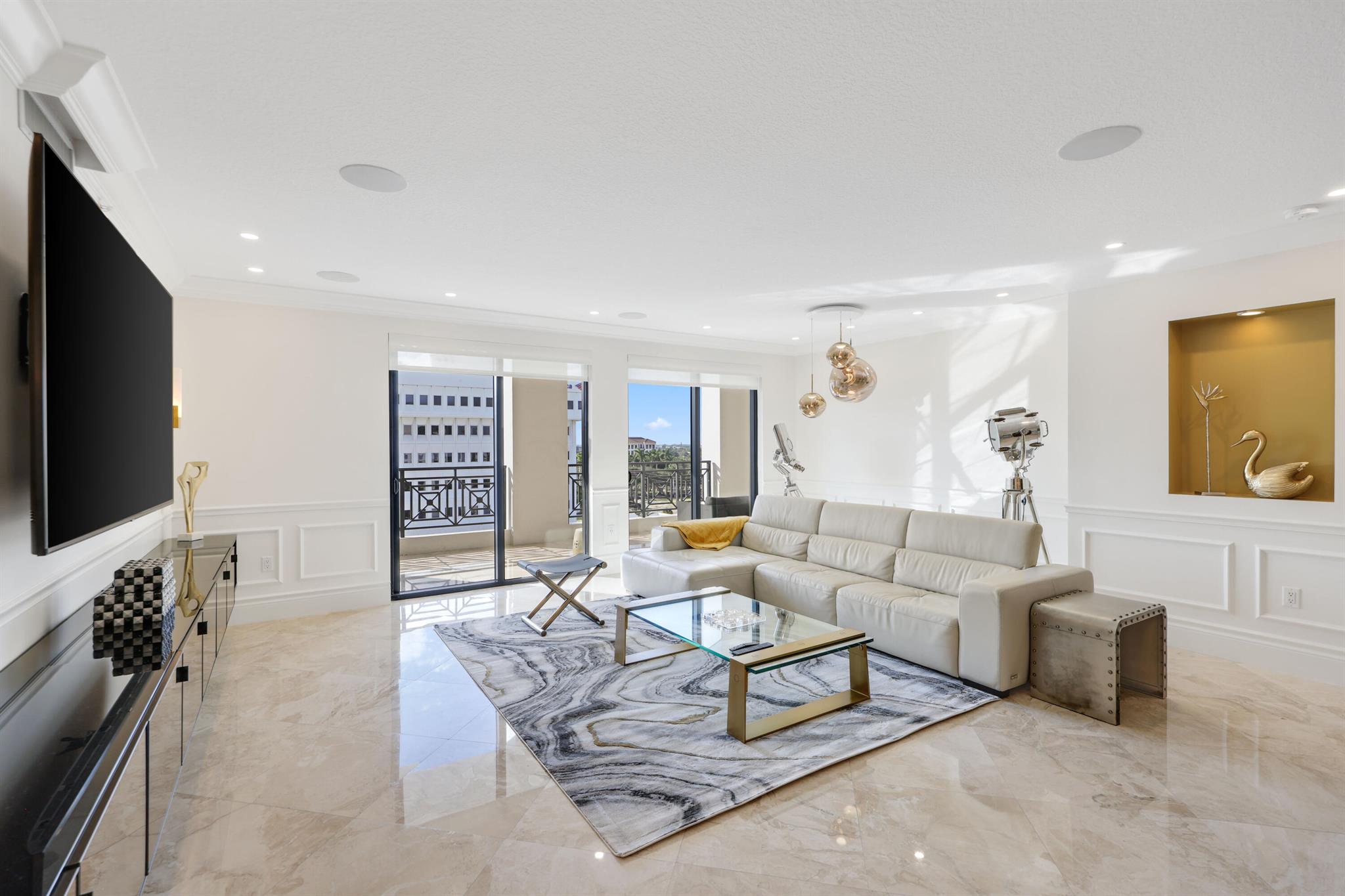 200 EAST PALMETTO PARK CO - Residential Lease