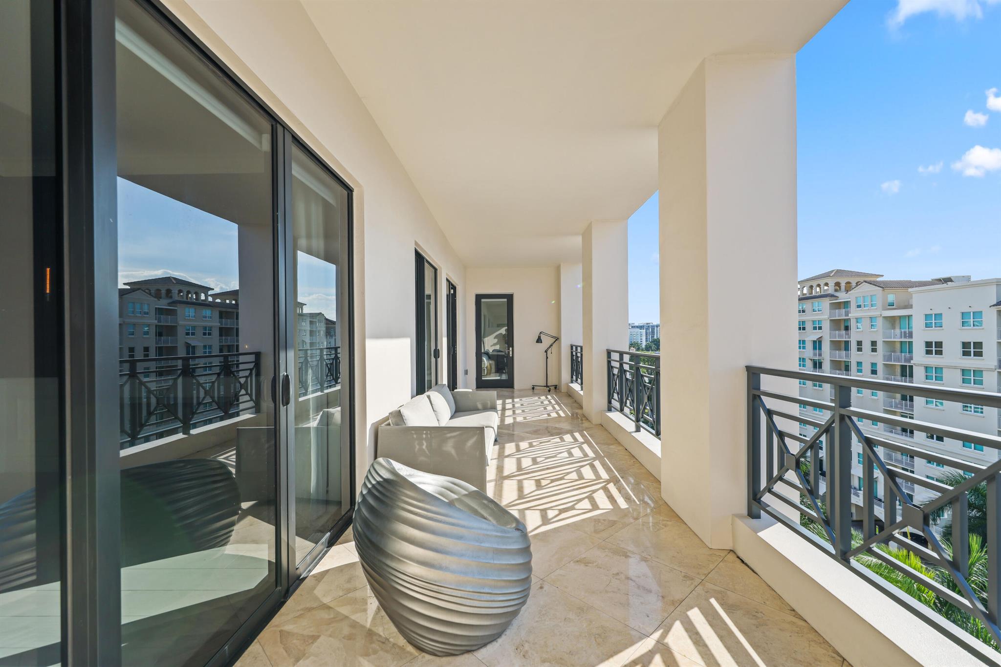 200 EAST PALMETTO PARK CO - Residential Lease