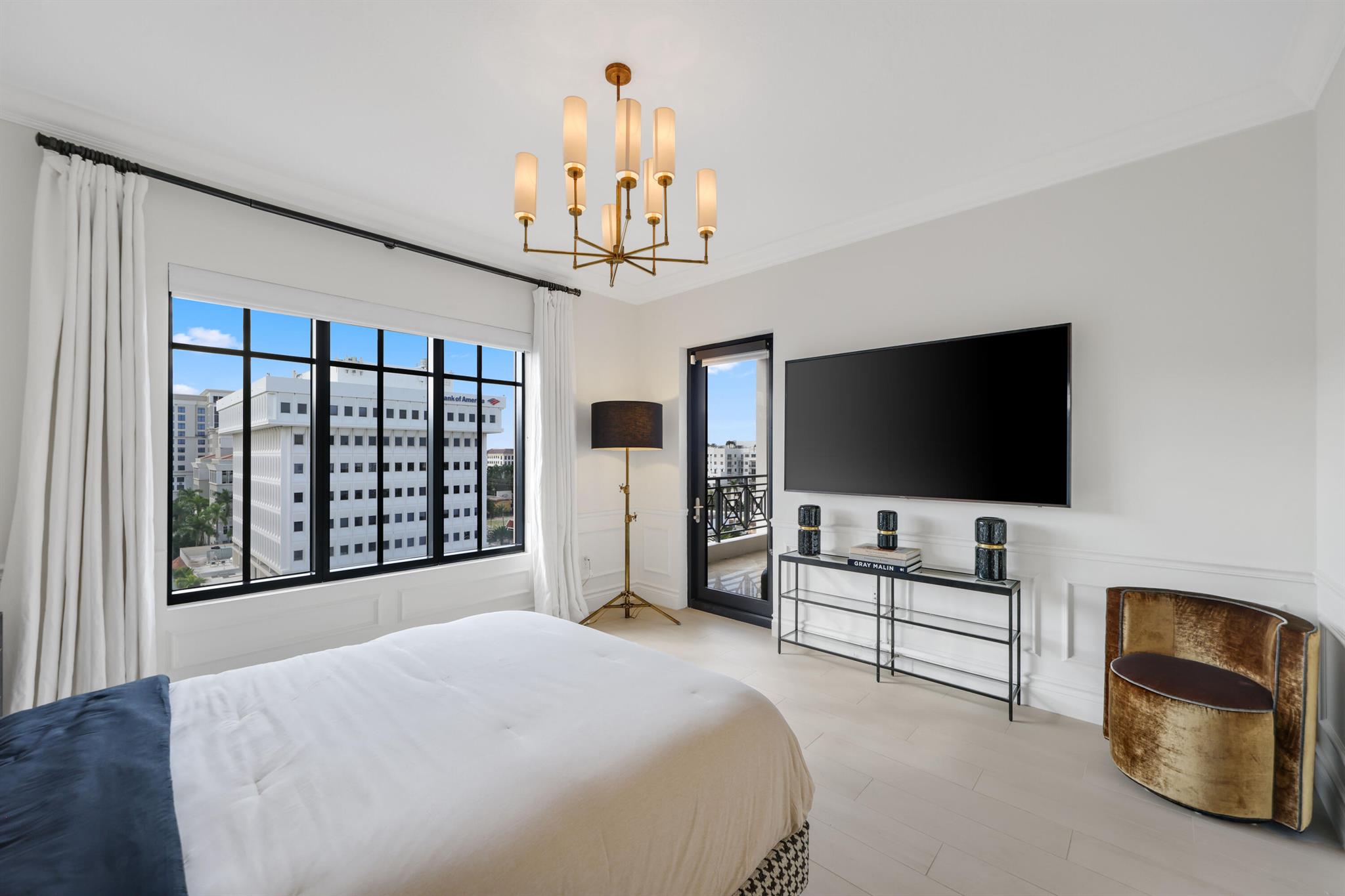 200 EAST PALMETTO PARK CO - Residential Lease