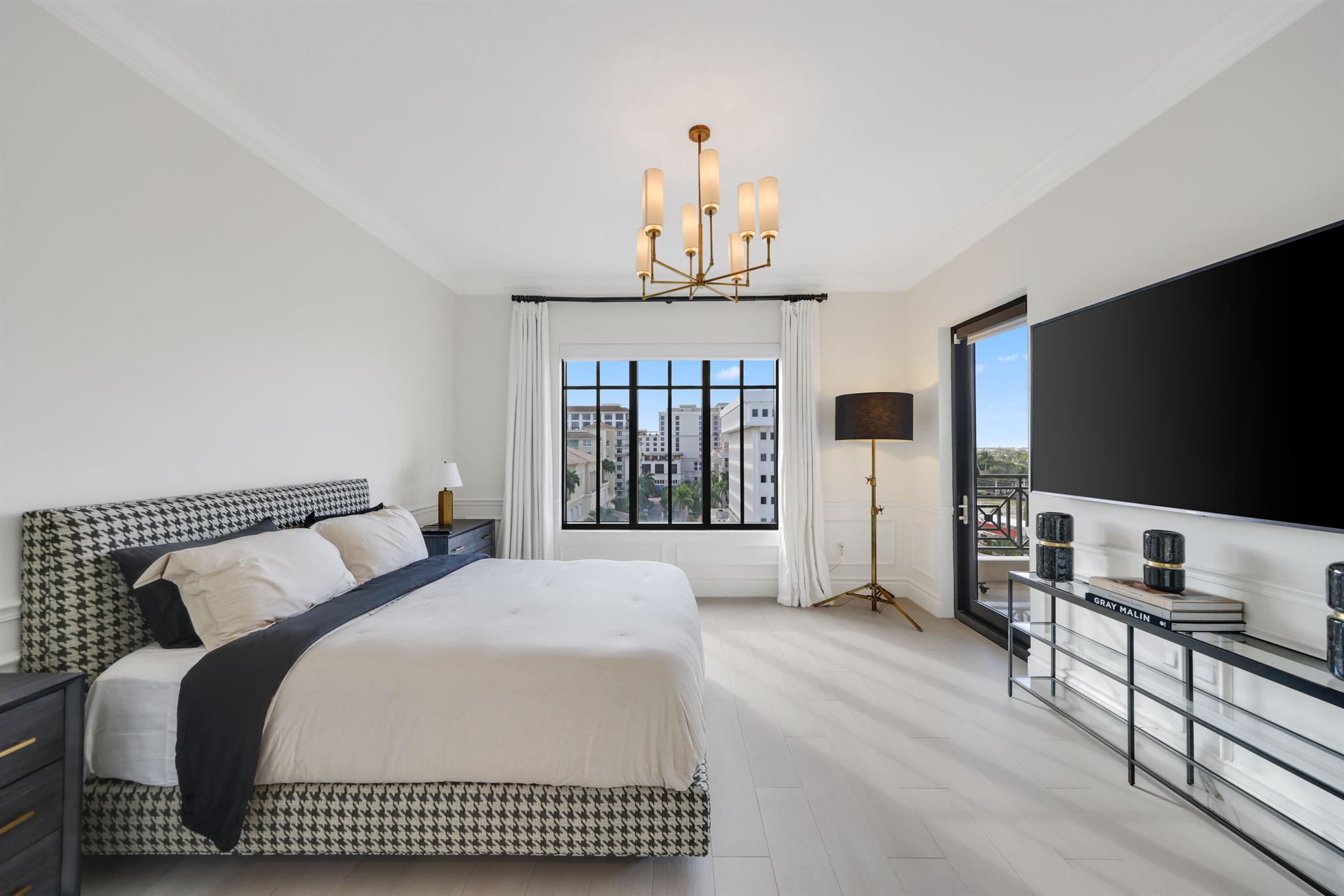 200 EAST PALMETTO PARK CO - Residential Lease