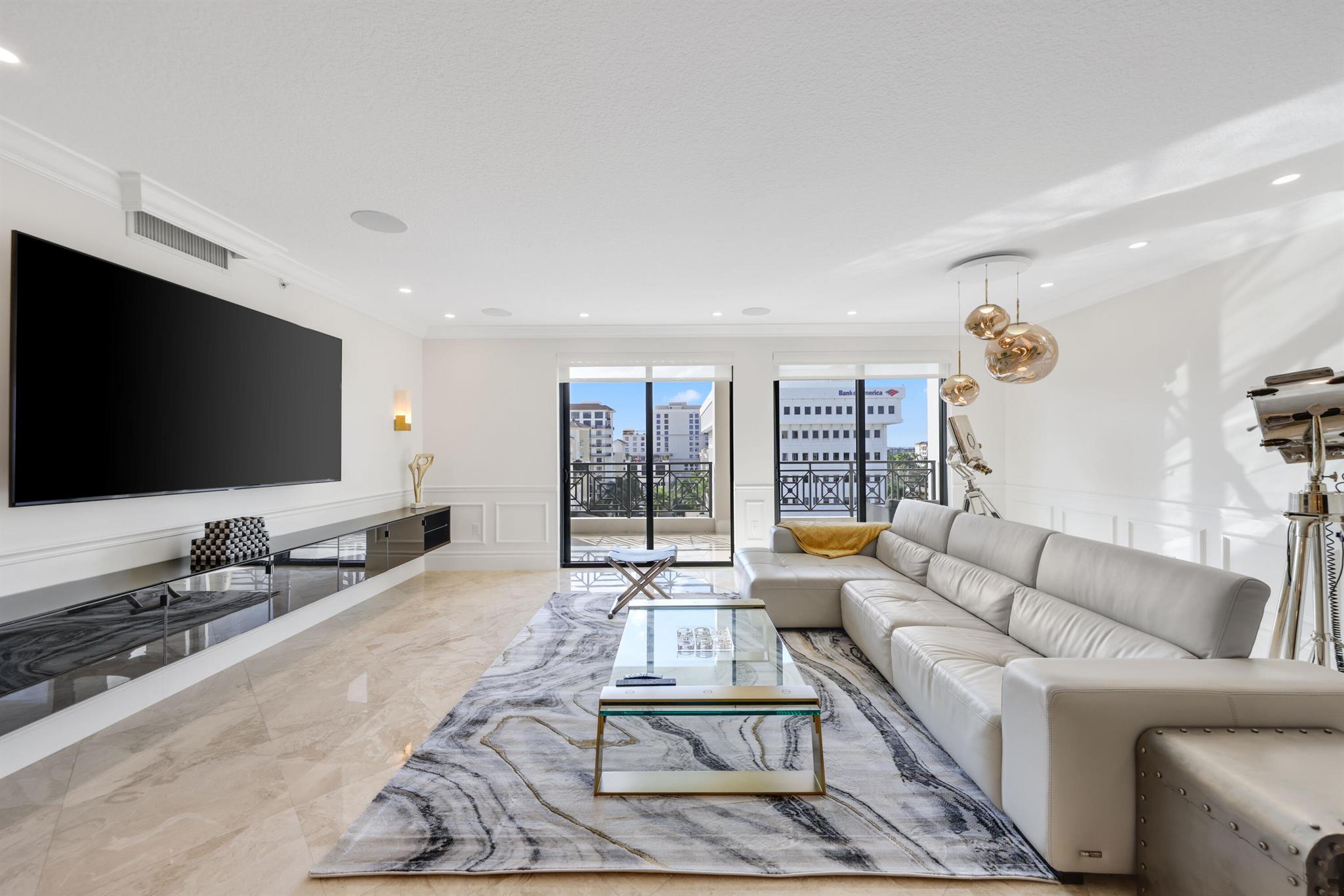 200 EAST PALMETTO PARK CO - Residential Lease