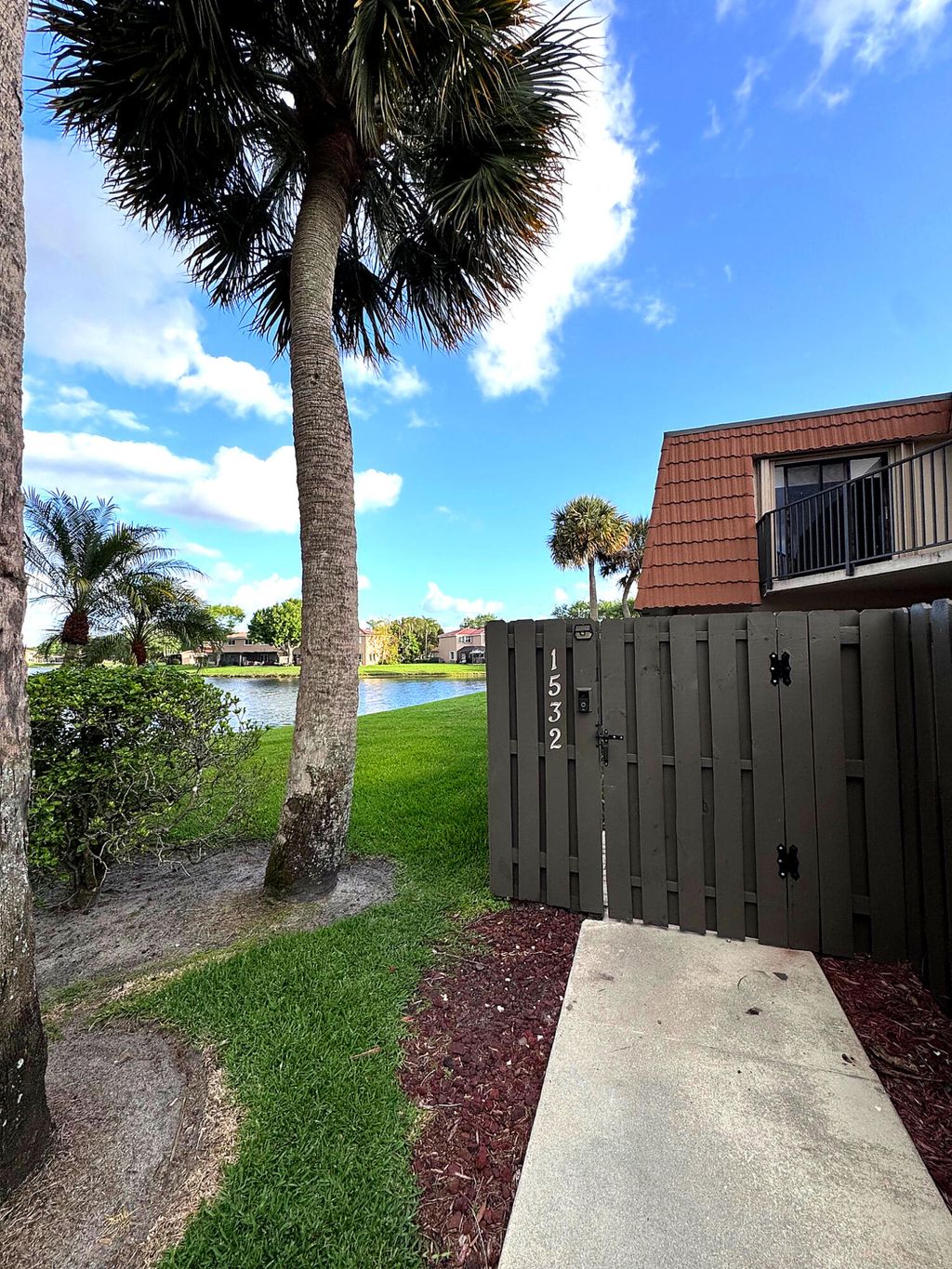 Photo of 1532 W Harmony Lake Circle, Davie, FL 33324 (MLS # B26010136)