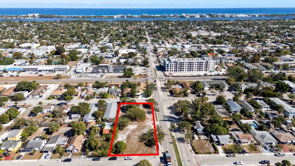 Photo of 1212 10th Avenue N, Lake Worth Beach, FL 33460 (MLS # R11160261)