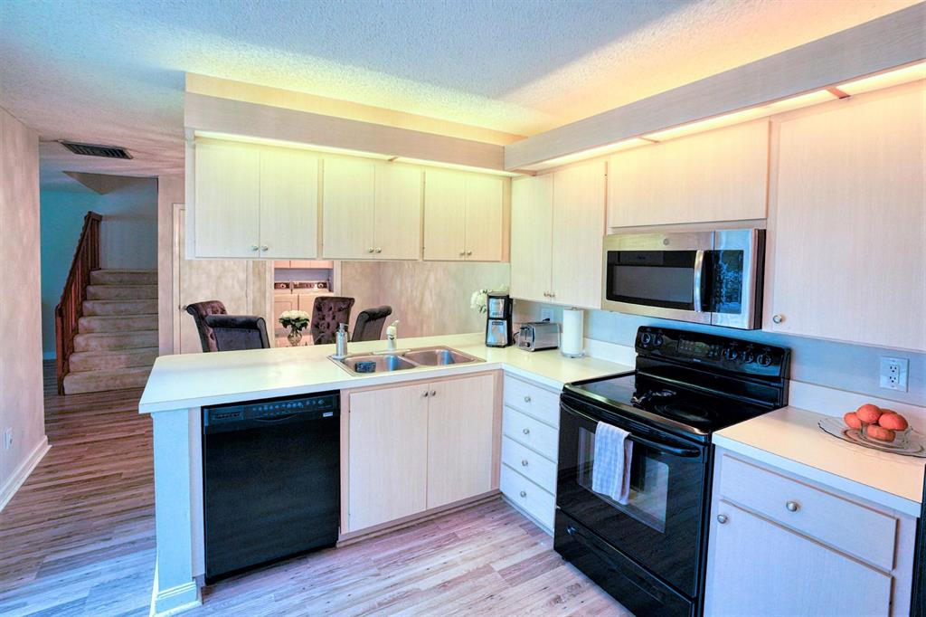 MEADOWS - Residential