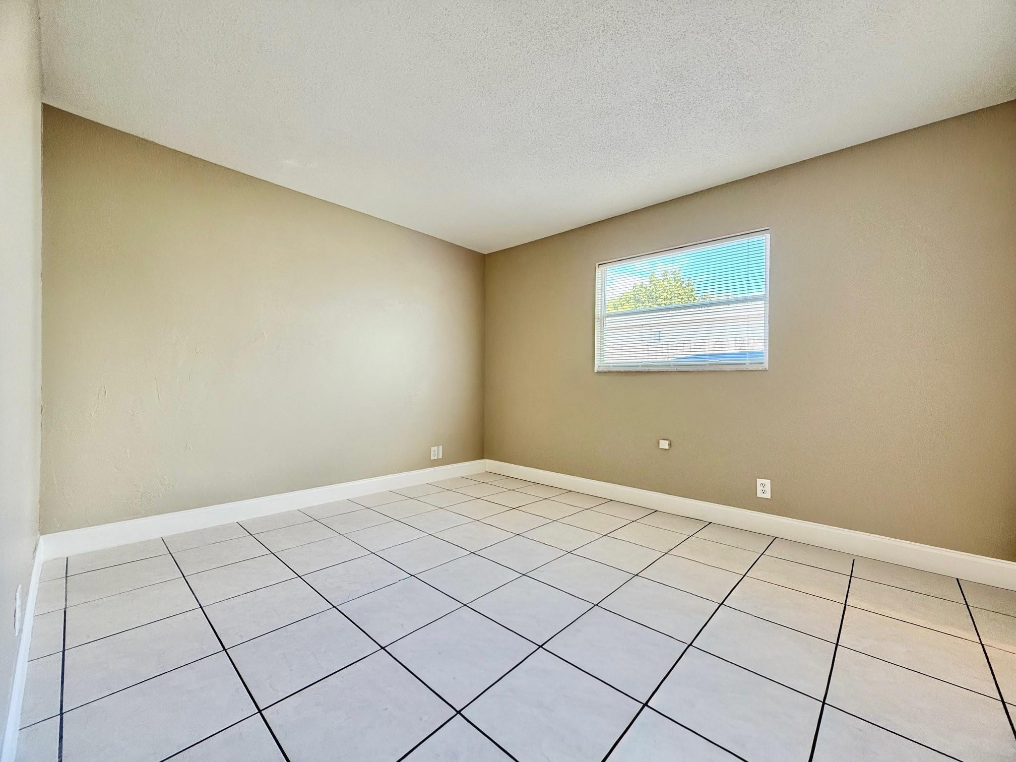 Lantana Heights 08 - Residential Income