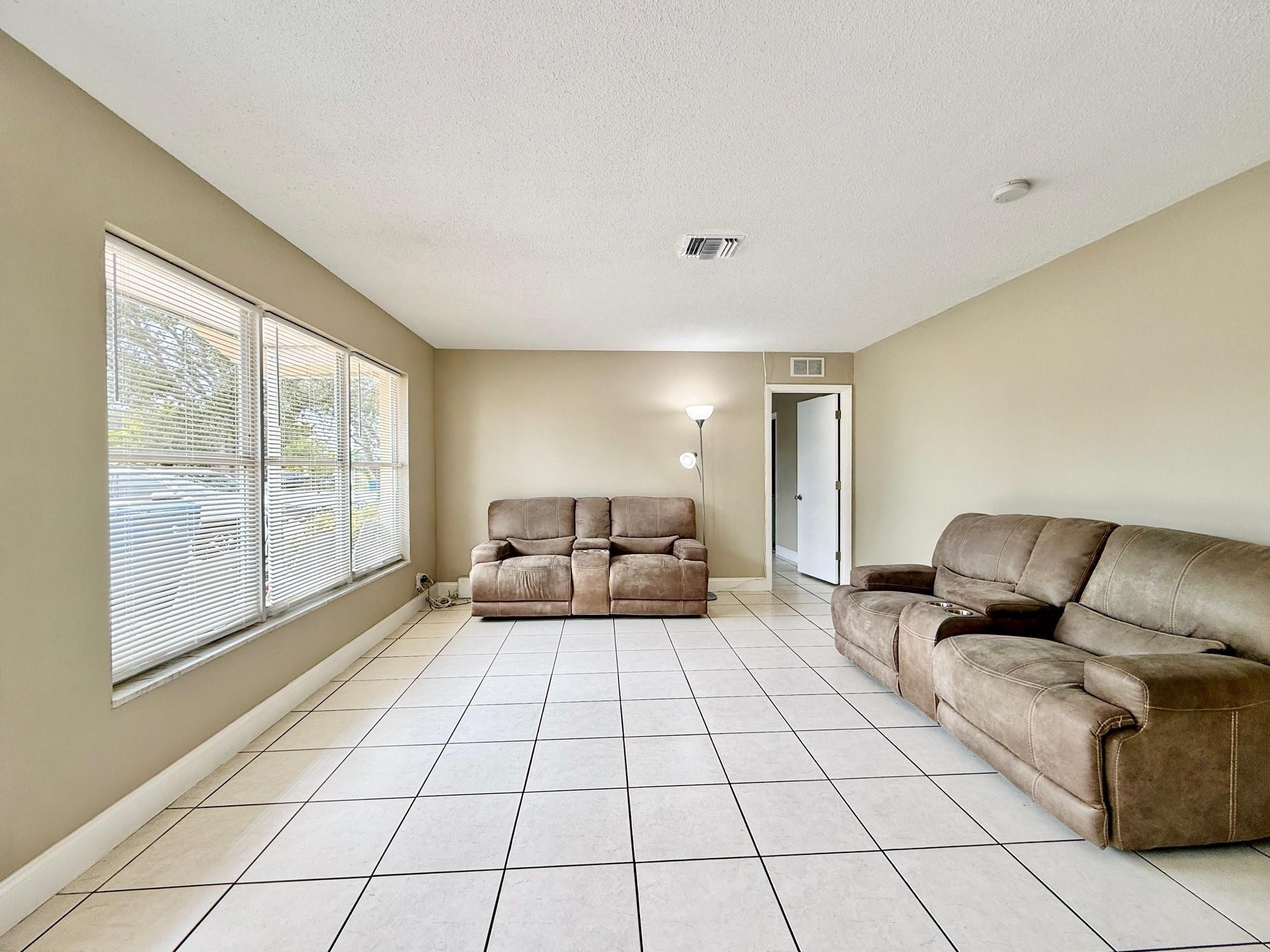 Lantana Heights 08 - Residential Income