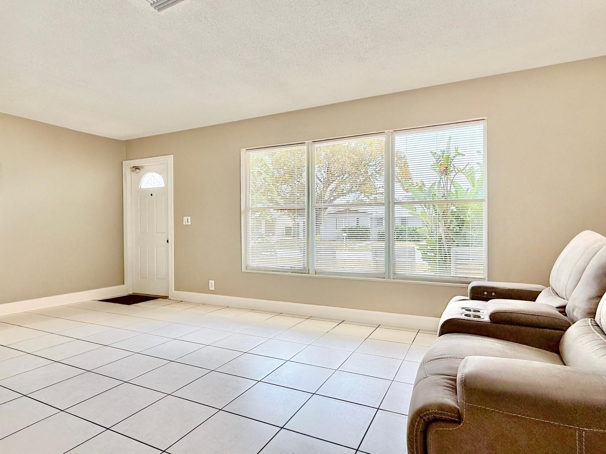 Lantana Heights 08 - Residential Income