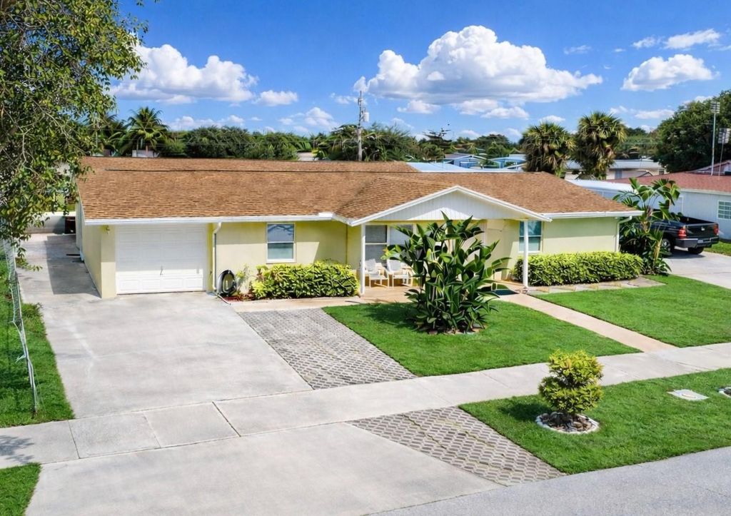 Photo of 1213 W Broward Street, Lantana, FL 33462 (MLS # F10552506)