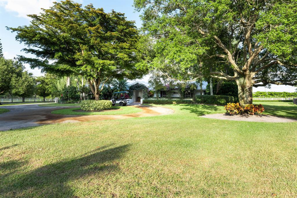 PALM BEACH POINT - Residential