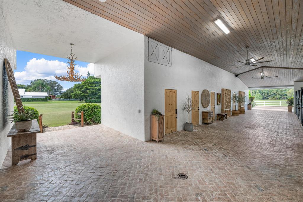 PALM BEACH POINT - Residential