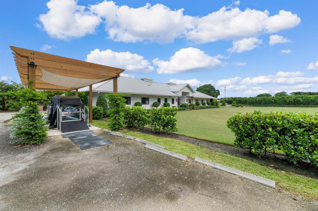 PALM BEACH POINT - Residential