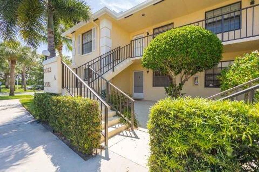 Photo of 1121 Keystone Drive #401-F, Jupiter, FL 33458 (MLS # R10744331)