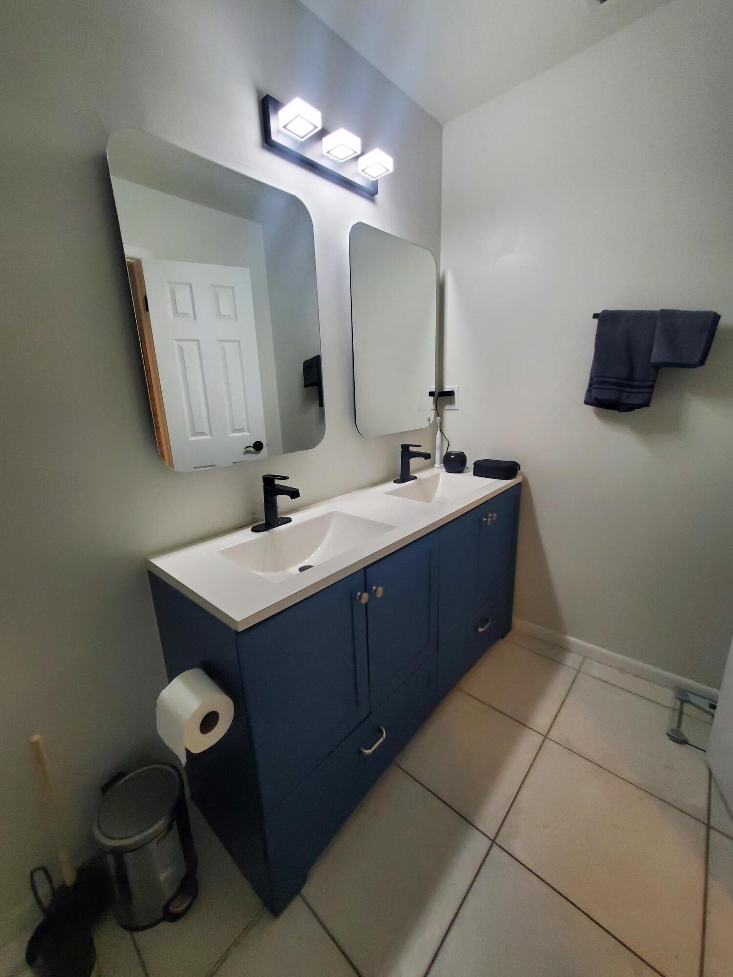 LOS MANGOS PATIO VILLAS AND TOWNHOMES - Residential