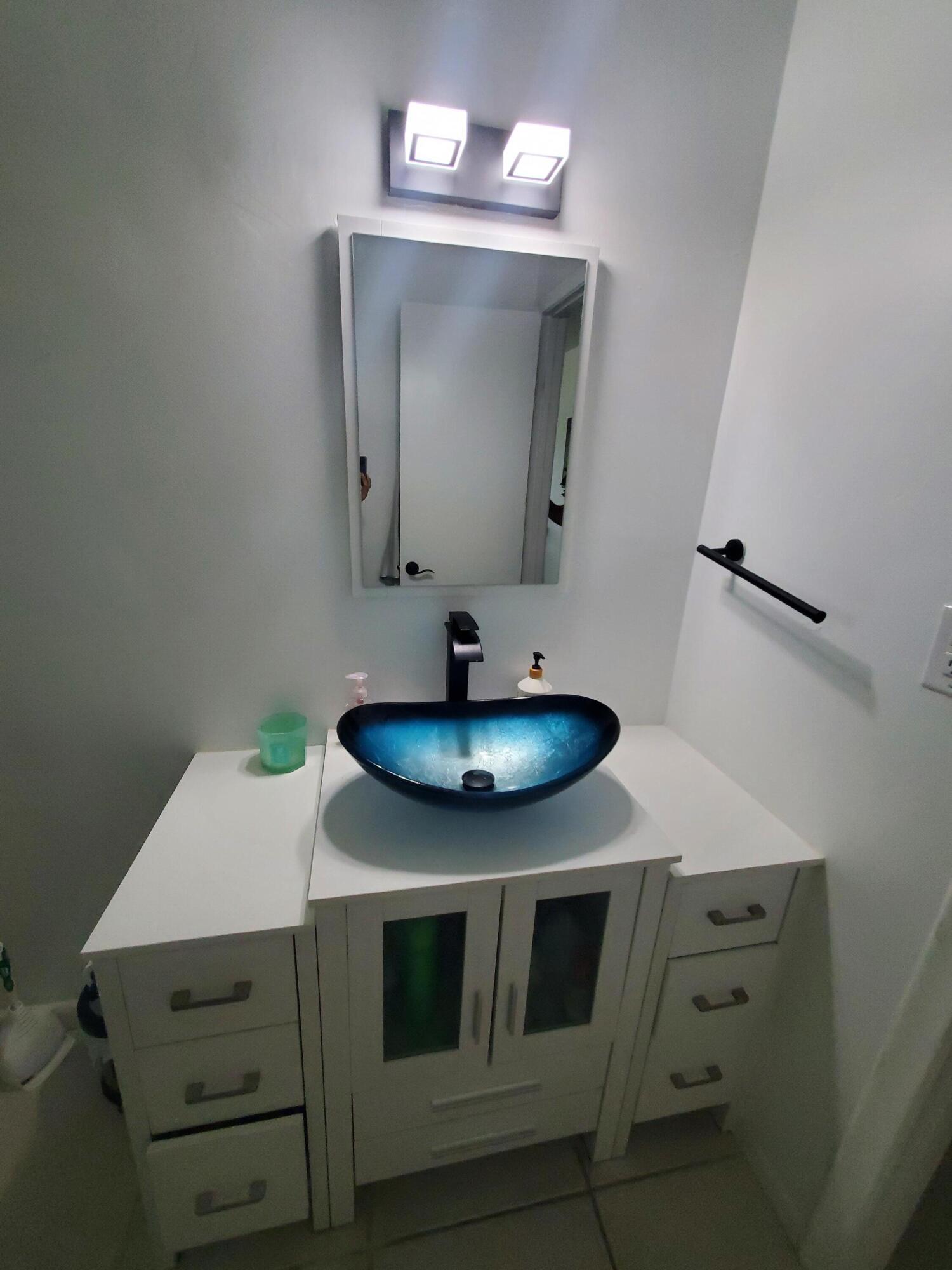 LOS MANGOS PATIO VILLAS AND TOWNHOMES - Residential