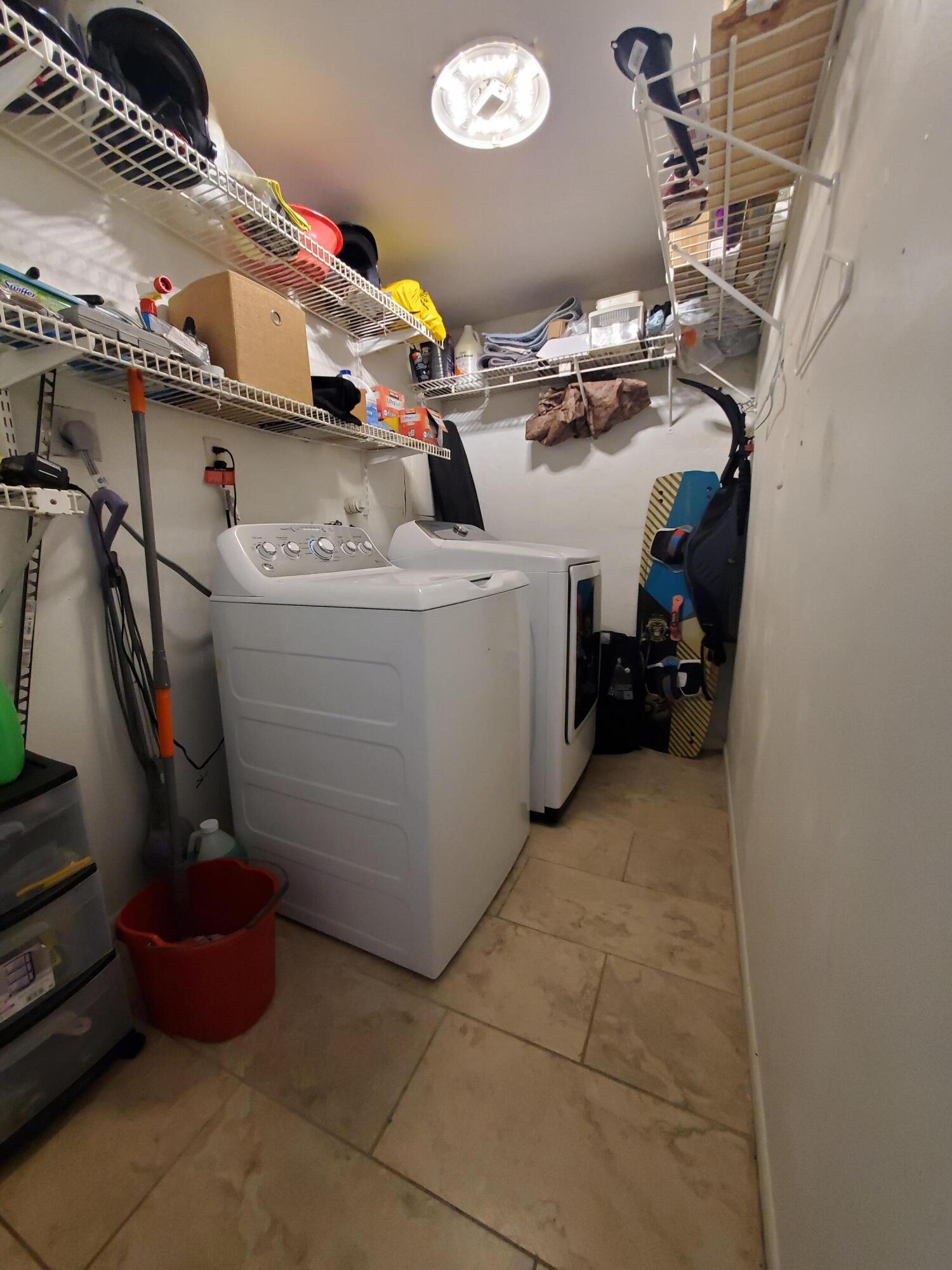 LOS MANGOS PATIO VILLAS AND TOWNHOMES - Residential