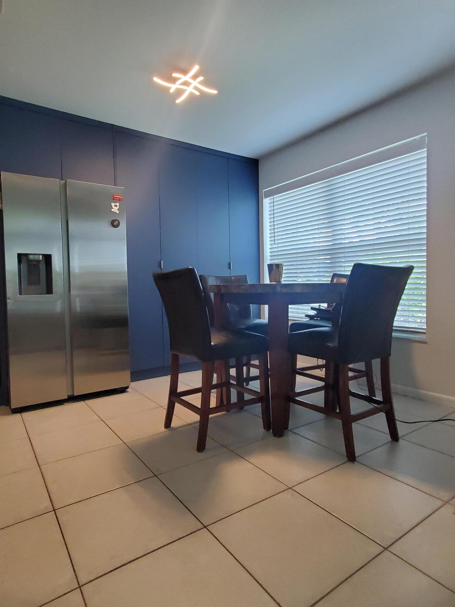 LOS MANGOS PATIO VILLAS AND TOWNHOMES - Residential