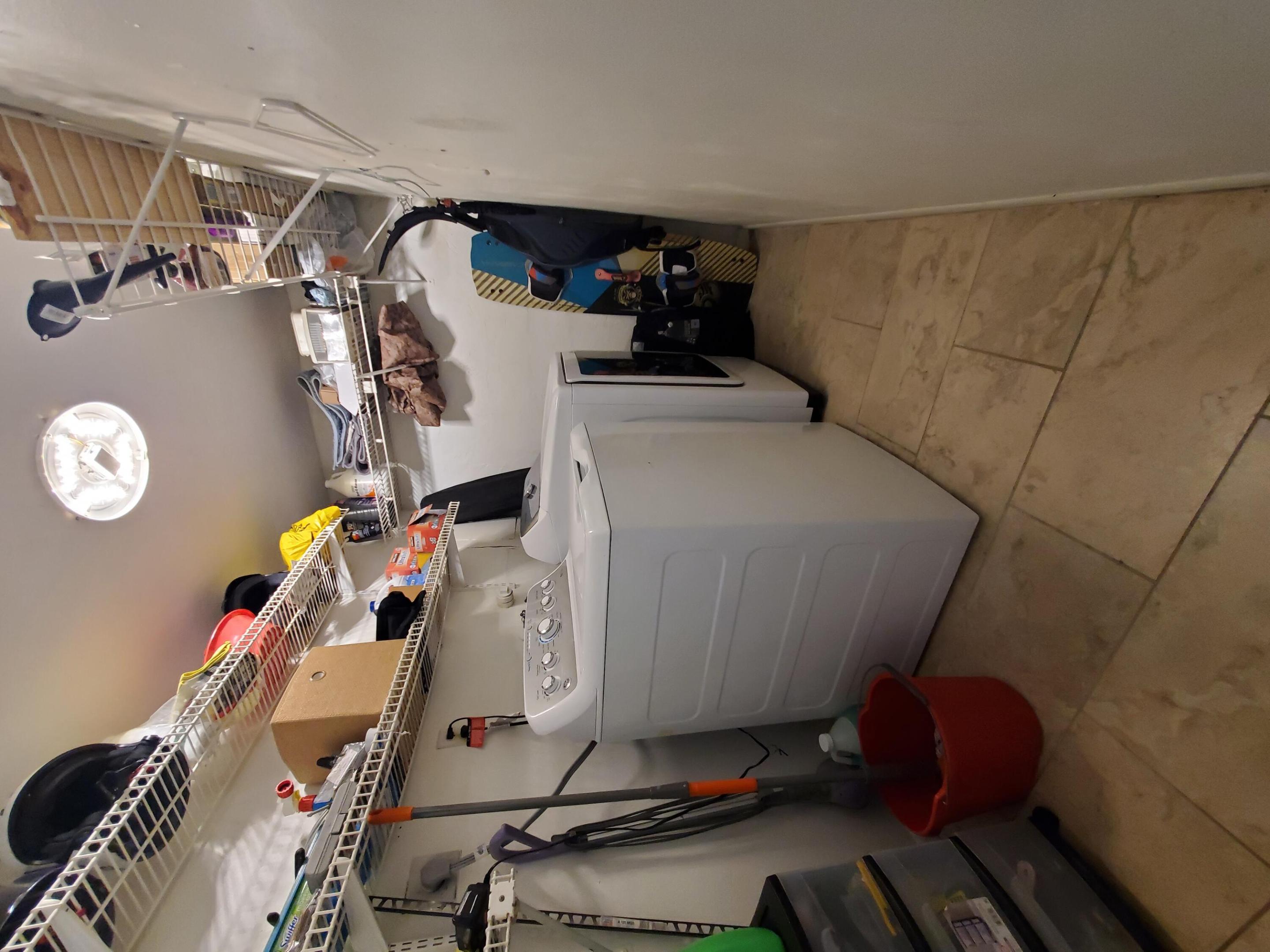 LOS MANGOS PATIO VILLAS AND TOWNHOMES - Residential