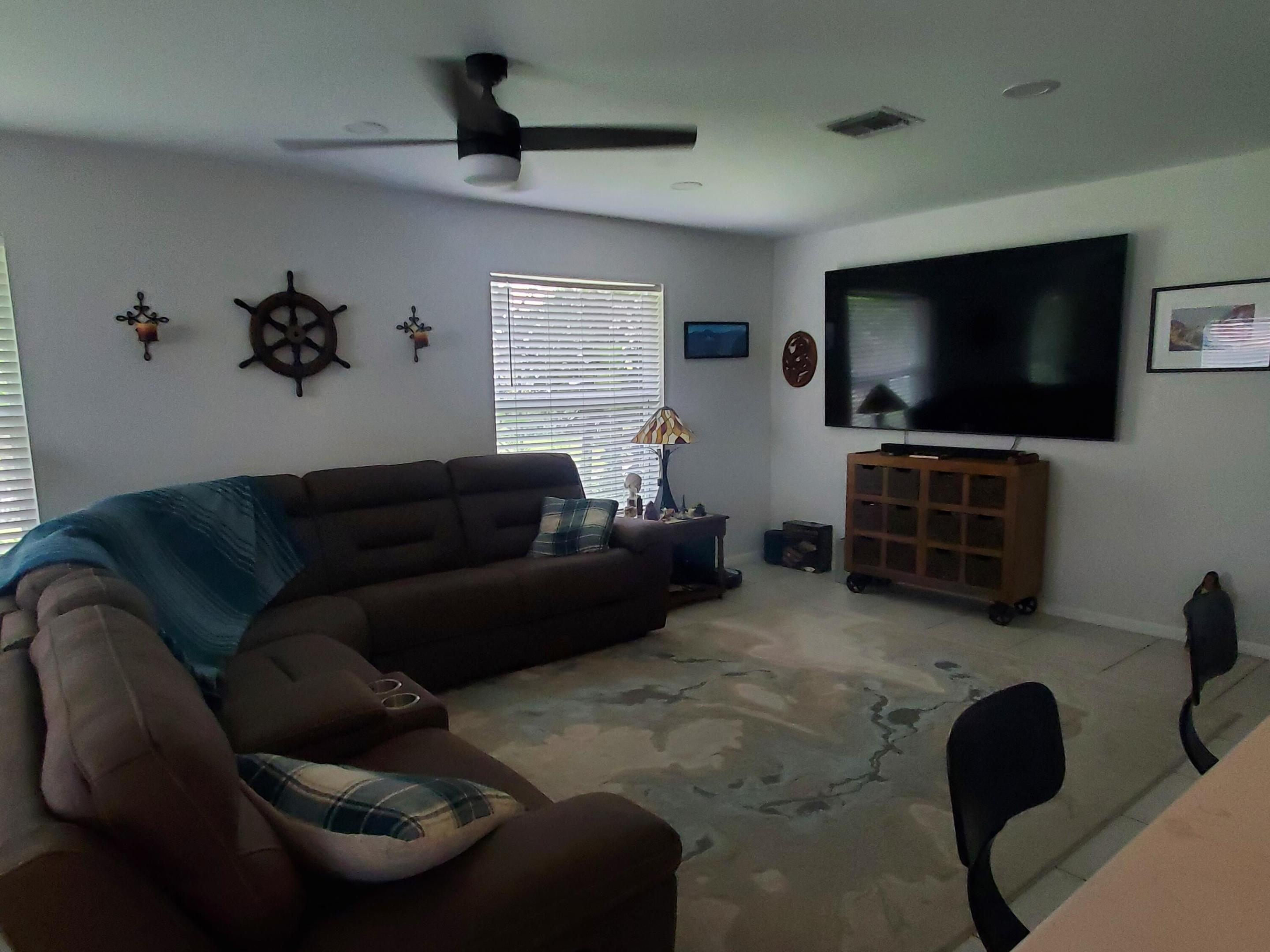 LOS MANGOS PATIO VILLAS AND TOWNHOMES - Residential