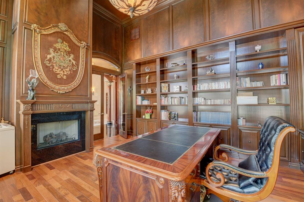 Mizner Country Club - Residential