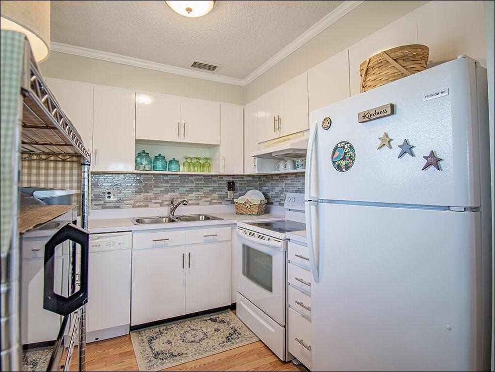 VISTA ROYALE PHASE IV BLDGS 83-111 - Residential