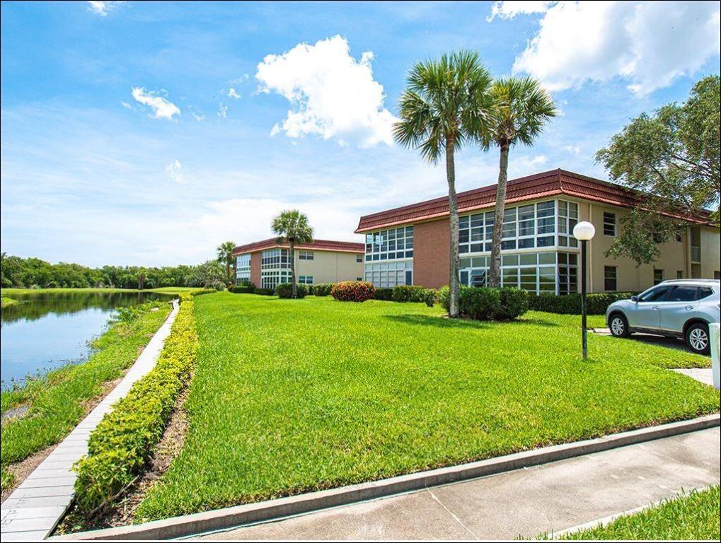 VISTA ROYALE PHASE IV BLDGS 83-111 - Residential