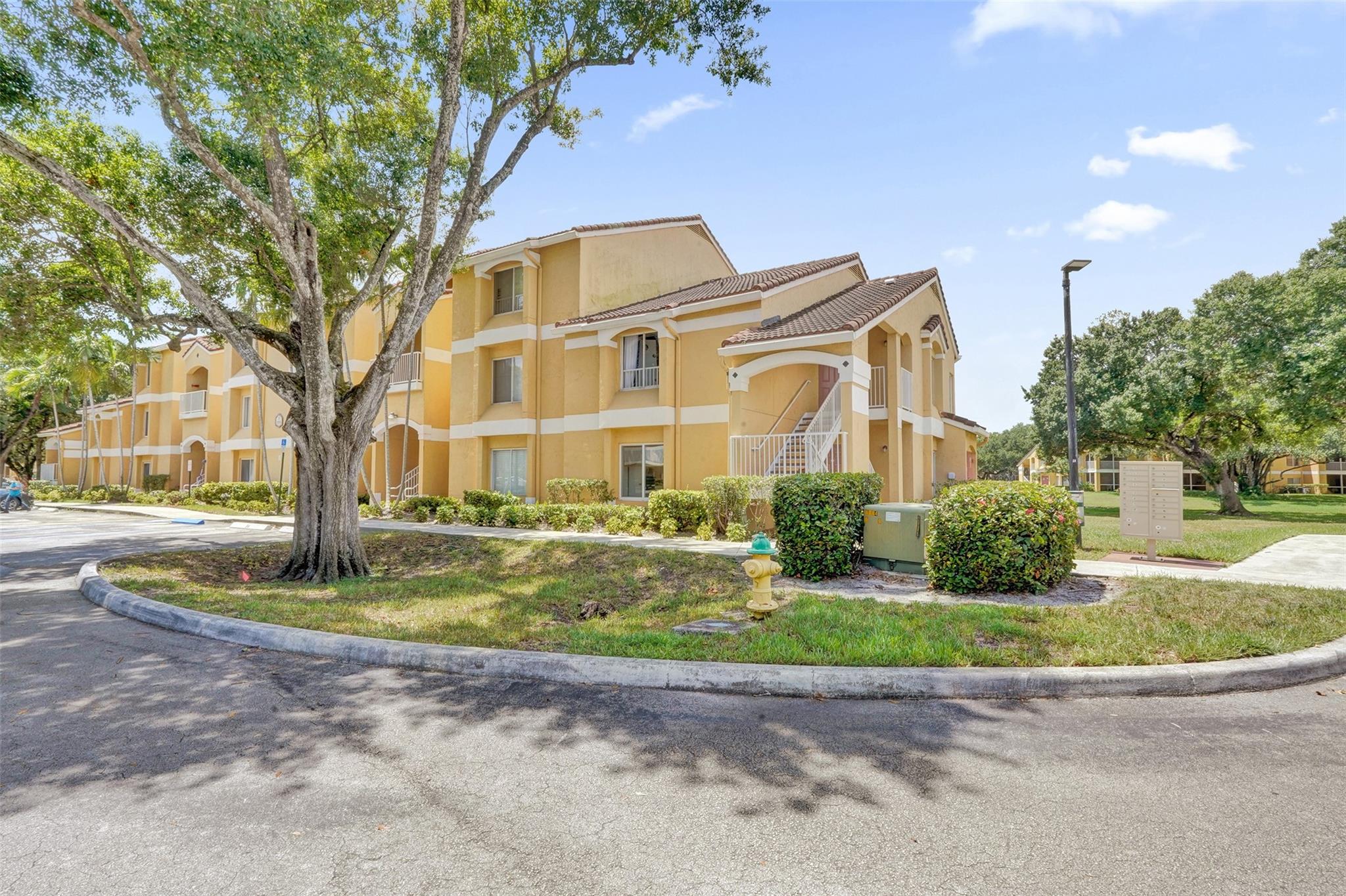 Welcome to Sailboat Pointe, a quiet gated community surrounded by a lush natural reserve. This bright and spacious 2-bedroom, 2-bath condo offers an open layout filled with natural light, perfect for both relaxing and entertaining. Enjoy serene views of the preserve from your private balcony, adding peace and privacy to your everyday living.
The community is ideally located just 5 minutes west of I-95, providing quick access to downtown Fort Lauderdale, the beaches, shopping, dining, and the nearby soccer stadium. Residents enjoy well-maintained grounds with walking paths, lakes, and resort-style amenities.
A rare opportunity to live in a well-situated Oakland Park condo that combines convenience, tranquility, and security.