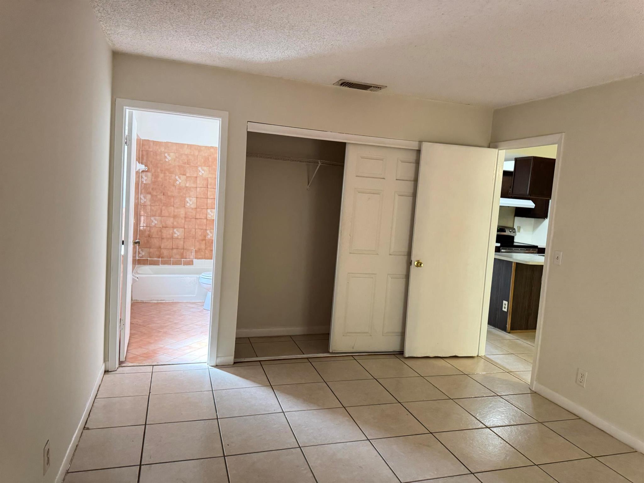 SUGAR POND MANOR OF WELLI - Residential Lease