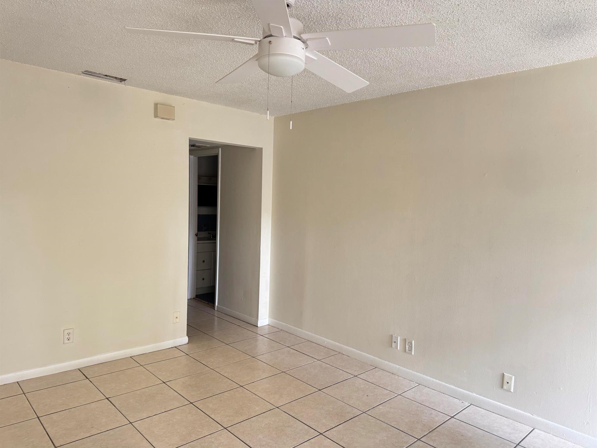 SUGAR POND MANOR OF WELLI - Residential Lease