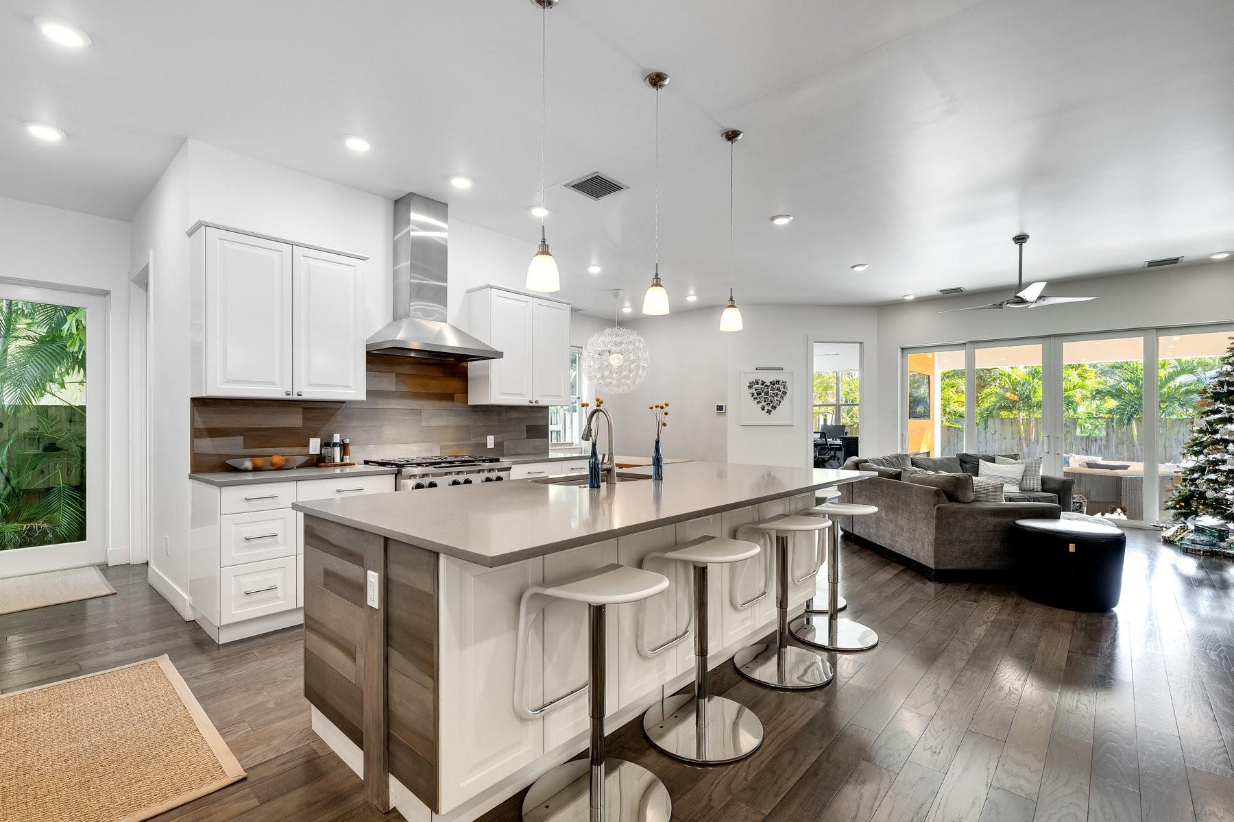 540 NE 10th Ave