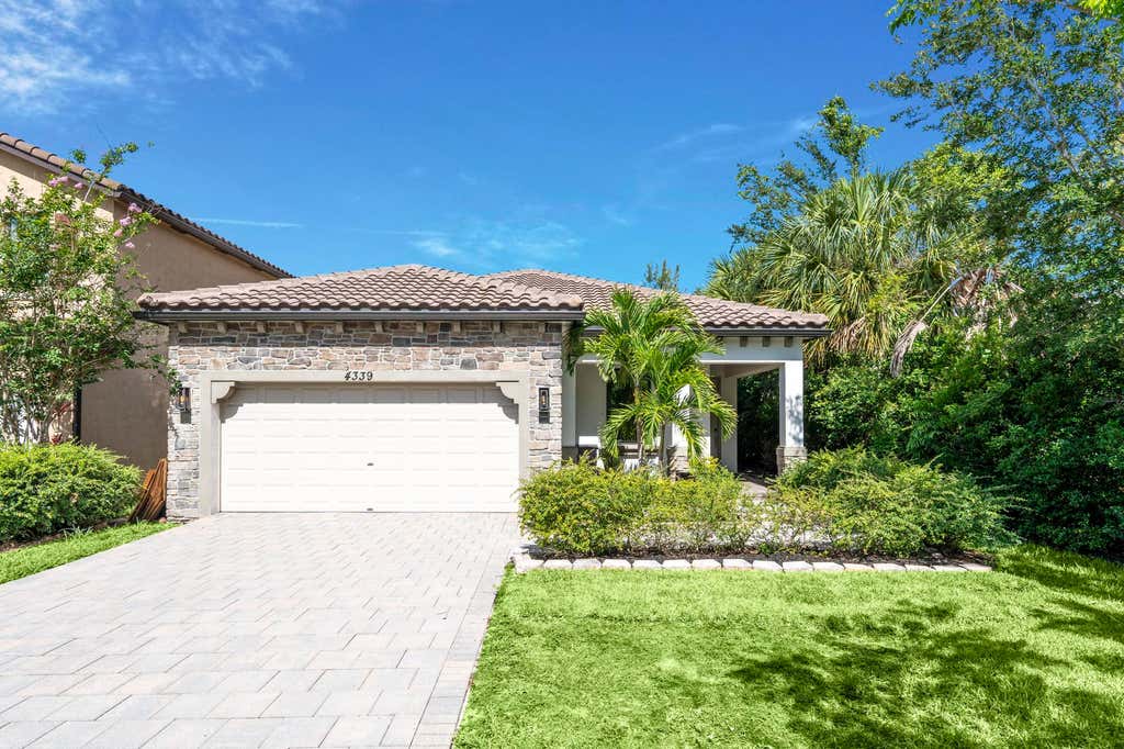 Photo of 4339 Buena Tara Drive, West Palm Beach, FL 33413 (MLS # B26062767)