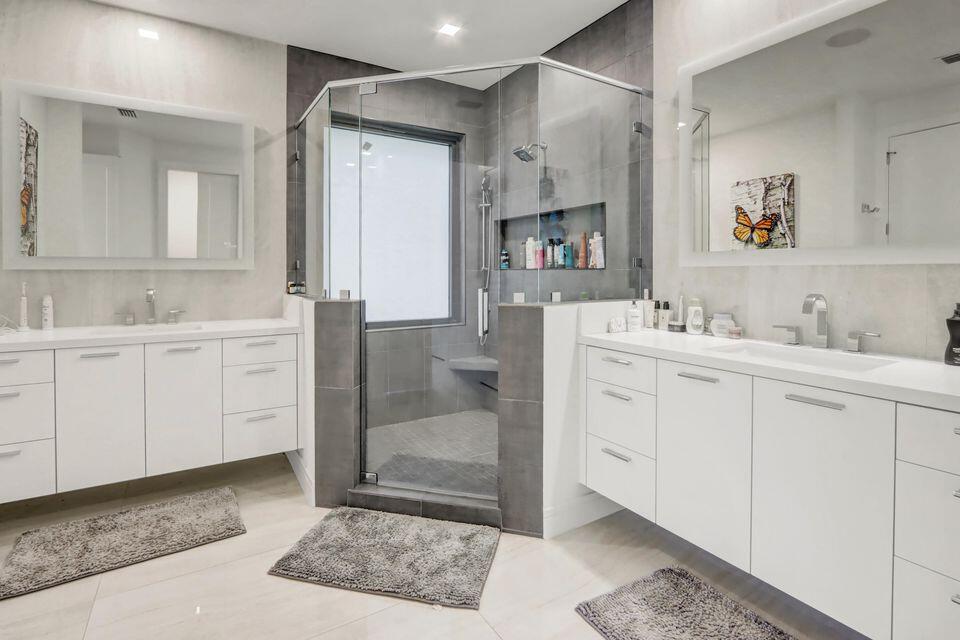 HAMILTON PLACE - Residential Lease