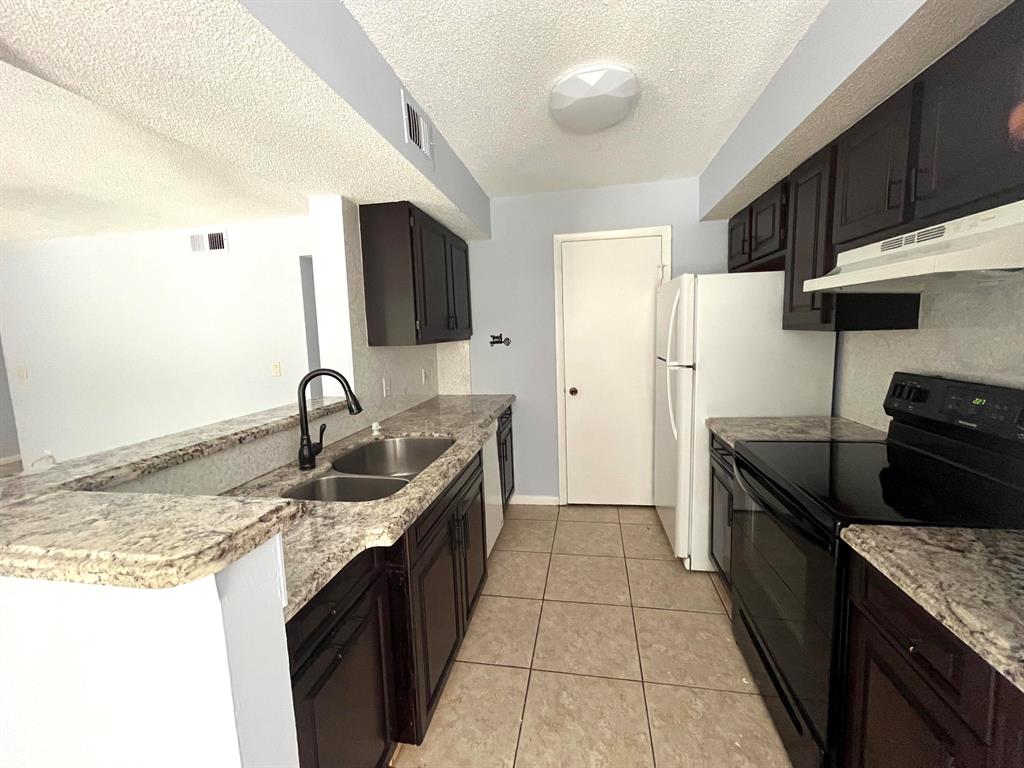 CASABLANCA ISLES CONDO - Residential Lease