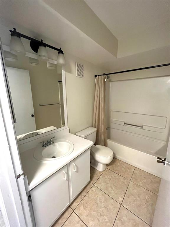 CASABLANCA ISLES CONDO - Residential Lease