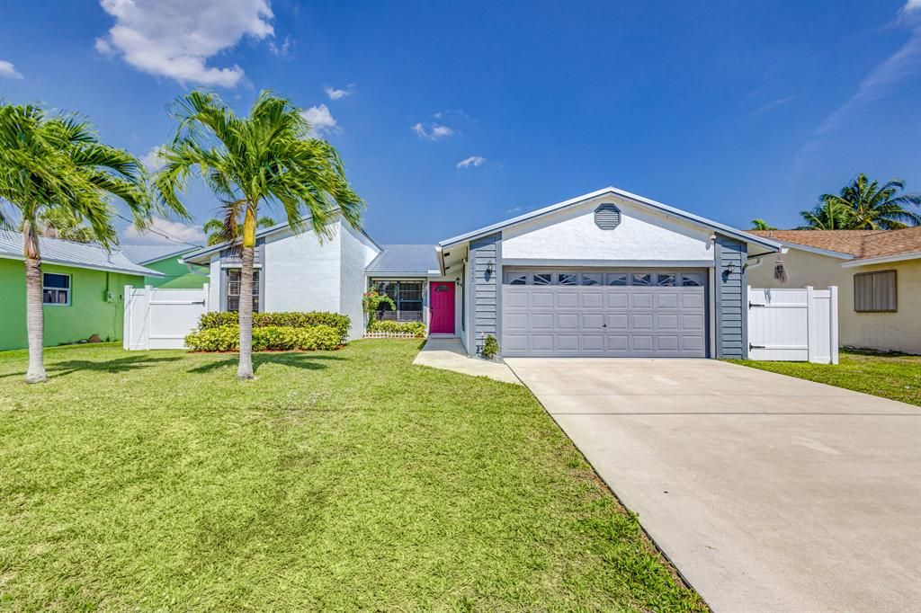 Photo of 6245 Mullin Street, Jupiter, FL 33458 (MLS # R10873632)