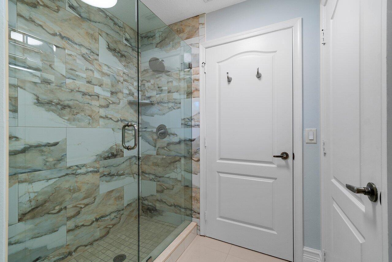 MEADOW WOOD OF THE LANDINGS AT WELLINGTO - Residential Lease