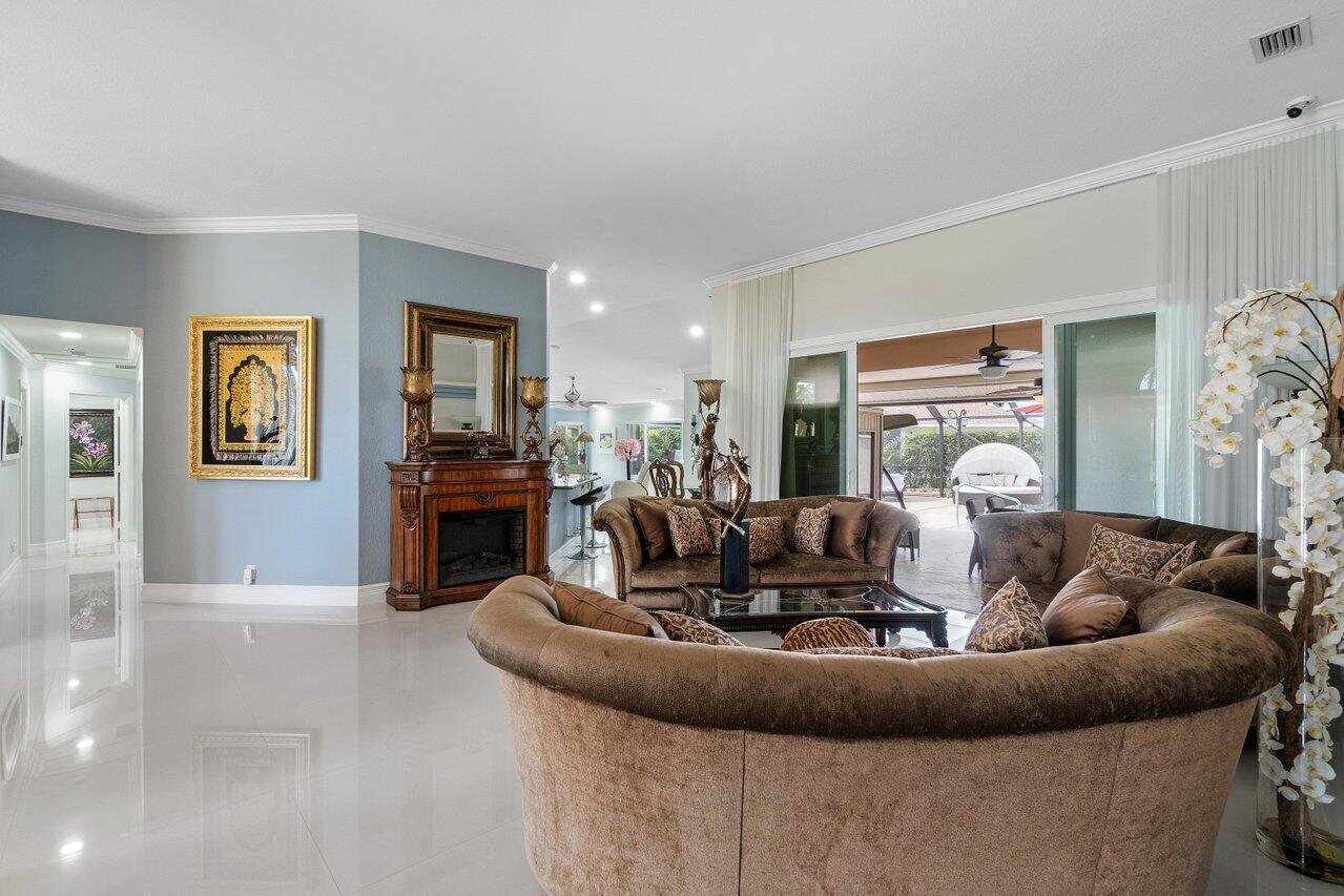 MEADOW WOOD OF THE LANDINGS AT WELLINGTO - Residential Lease