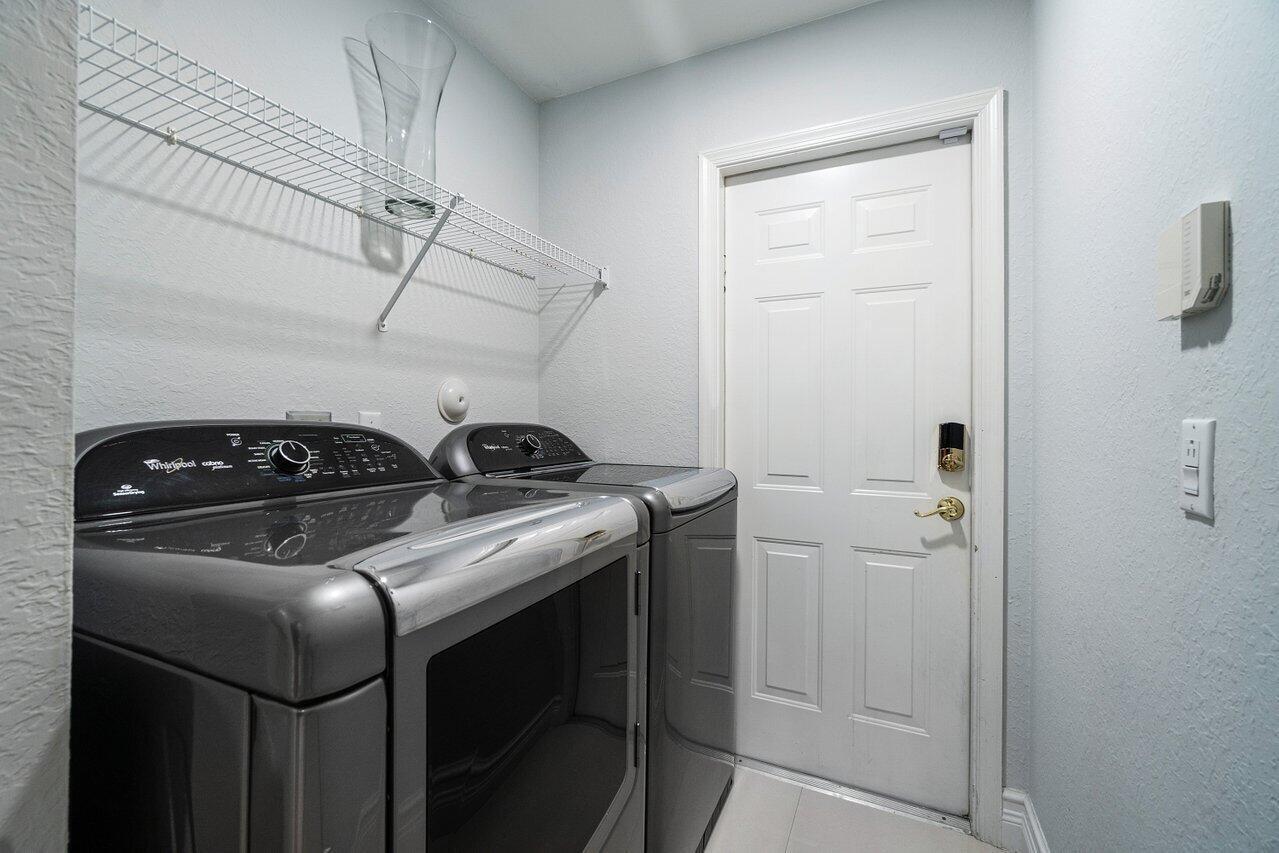 MEADOW WOOD OF THE LANDINGS AT WELLINGTO - Residential Lease