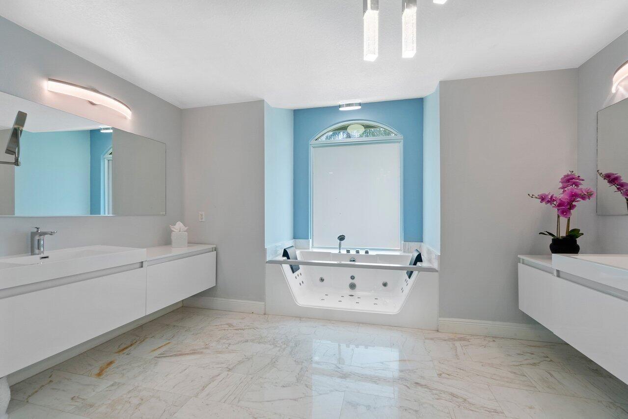 MEADOW WOOD OF THE LANDINGS AT WELLINGTO - Residential Lease