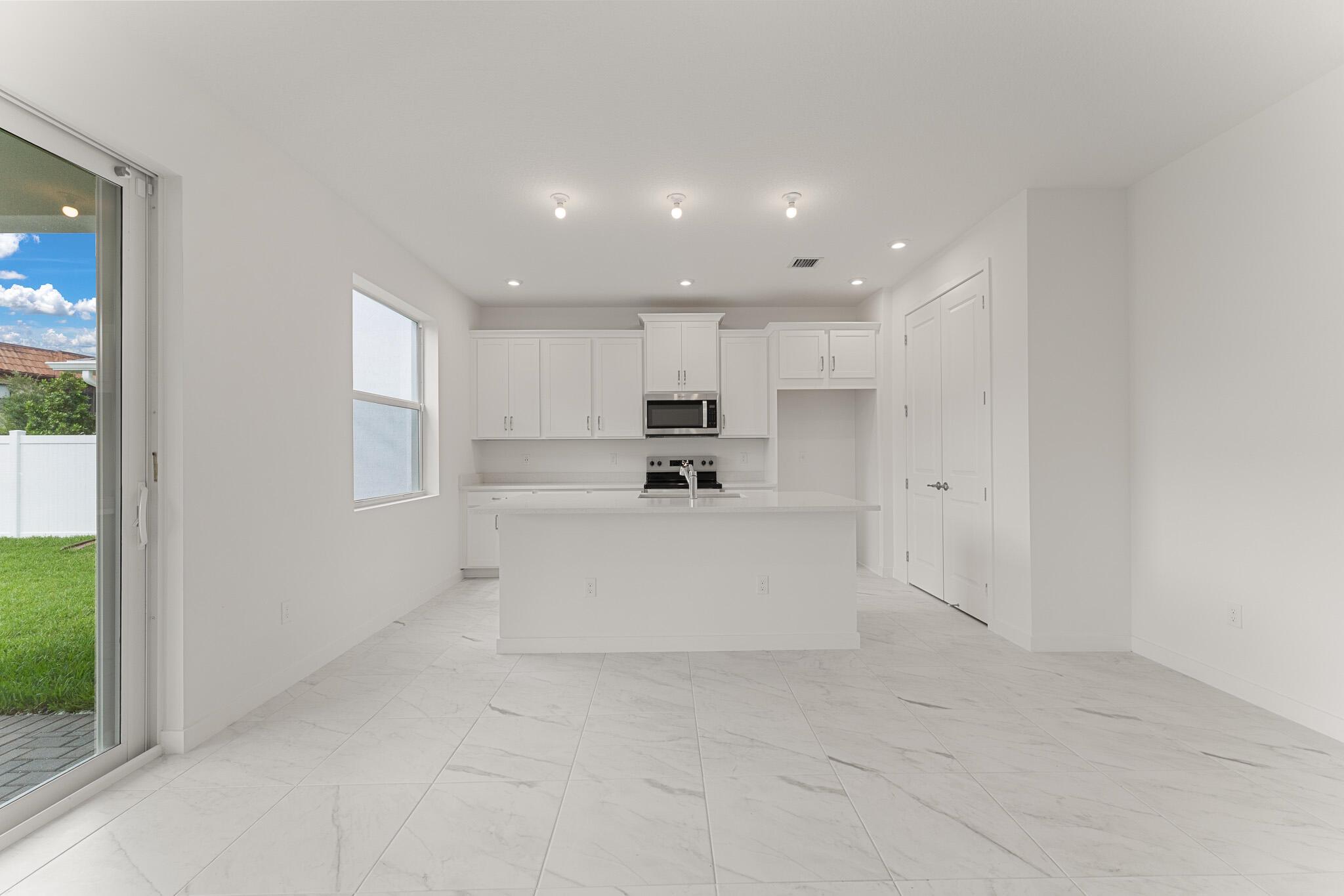 7268 Lenora Lane