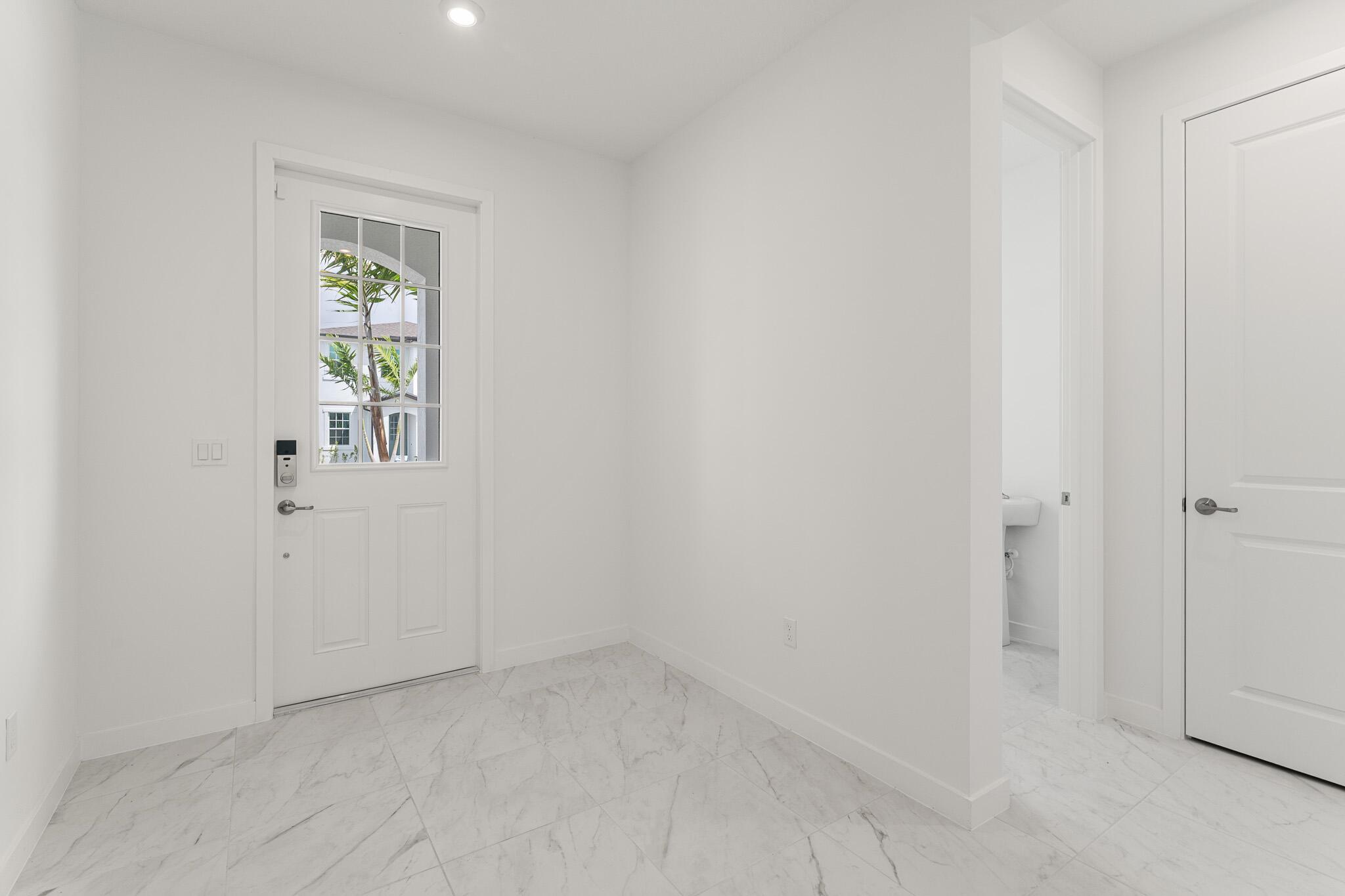 7268 Lenora Lane
