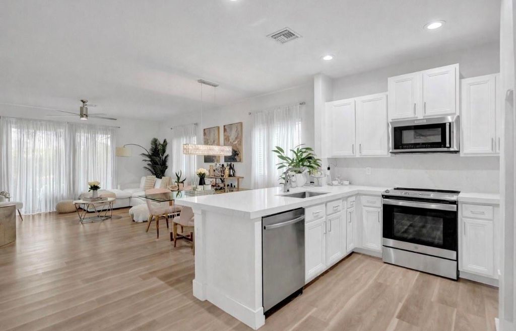 Photo of 4234 N Dixie Highway #125, Oakland Park, FL 33334 (MLS # F10550444)