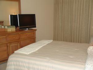 WHITEHALL CONDO - Residential Lease