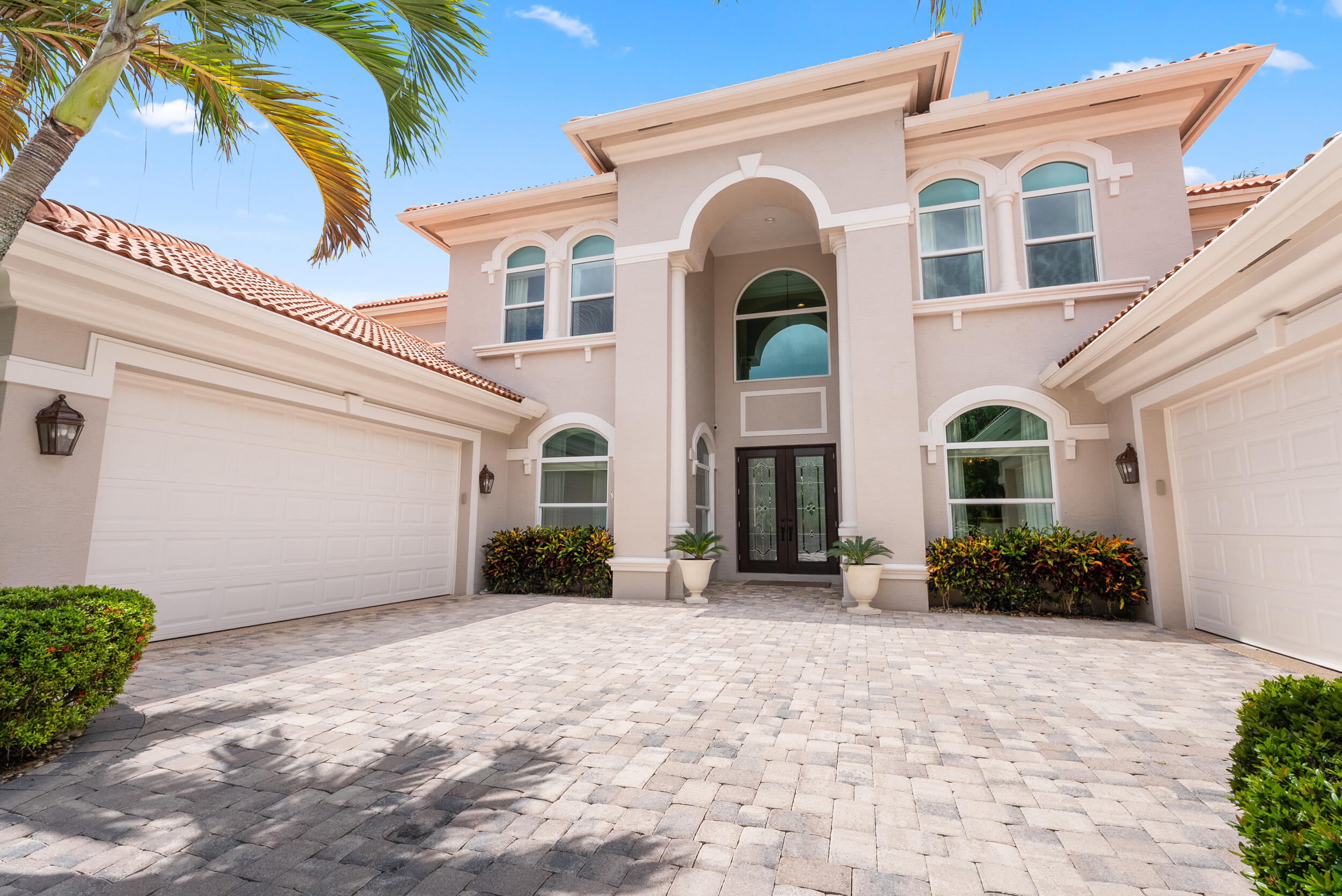 716 SW Squire Johns Lane