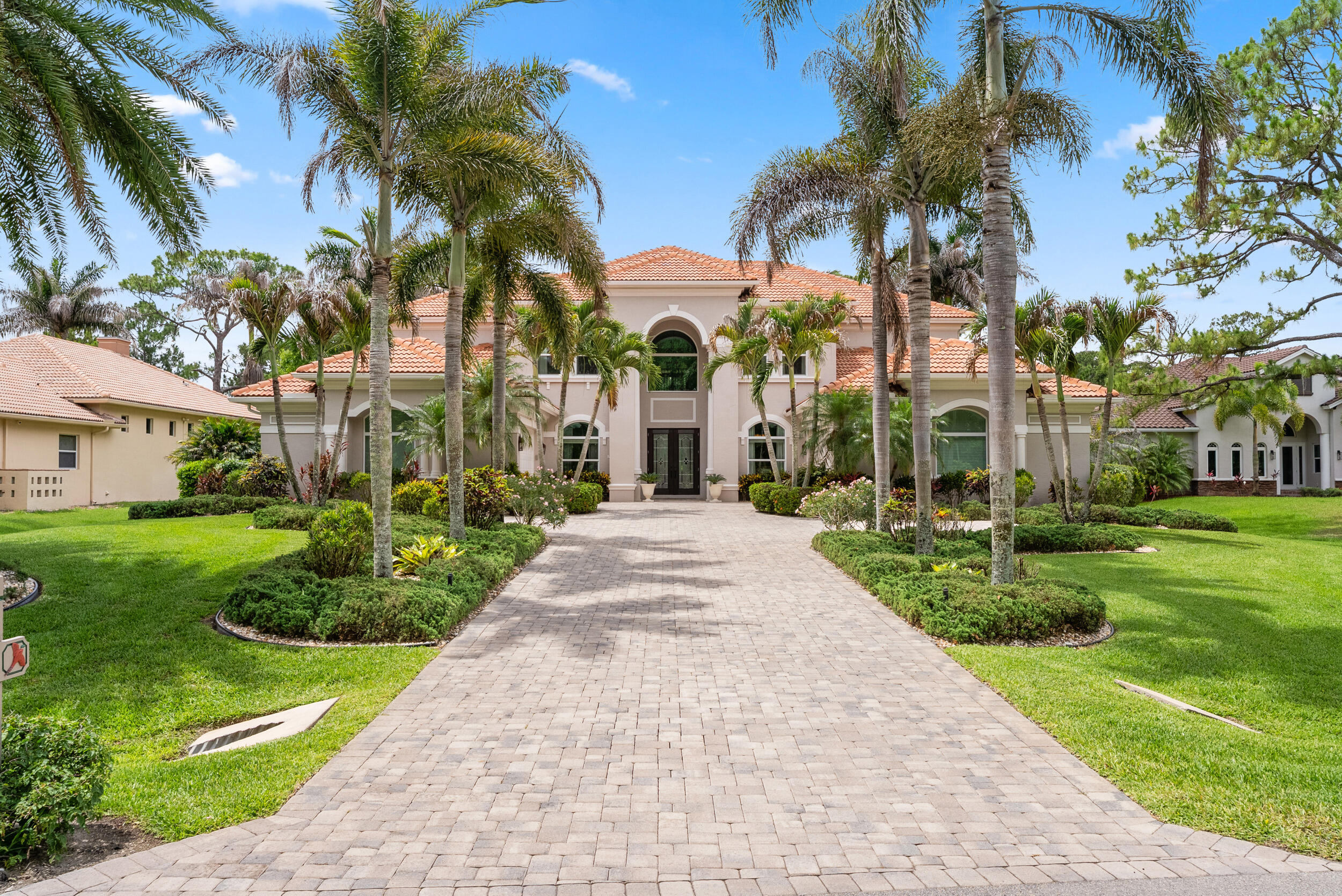 716 SW Squire Johns Lane