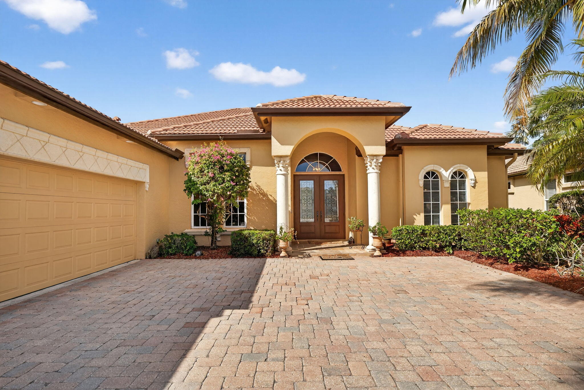 868 SW Piedmont Court