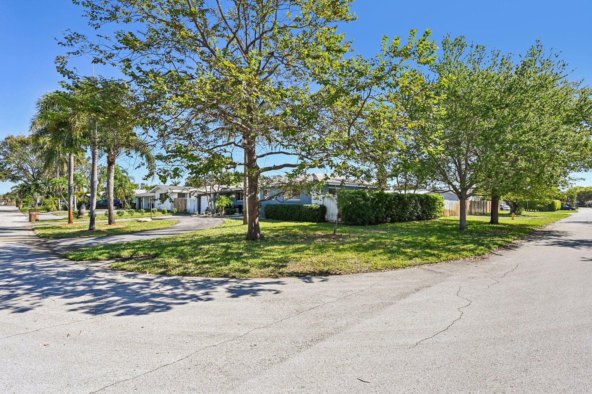 818 SE 9th Terrace, Deerfield Beach, FL, 33441/$664,900 1 818 SE 9th Terrace
