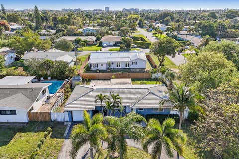 Tiny photo for 818 SE 9th Terrace, Deerfield Beach, FL 33441 (MLS # B26007388)