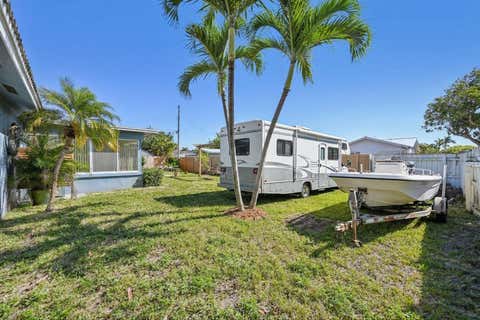 Tiny photo for 818 SE 9th Terrace, Deerfield Beach, FL 33441 (MLS # B26007388)